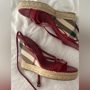 COPY - Burberry Wedges size 37